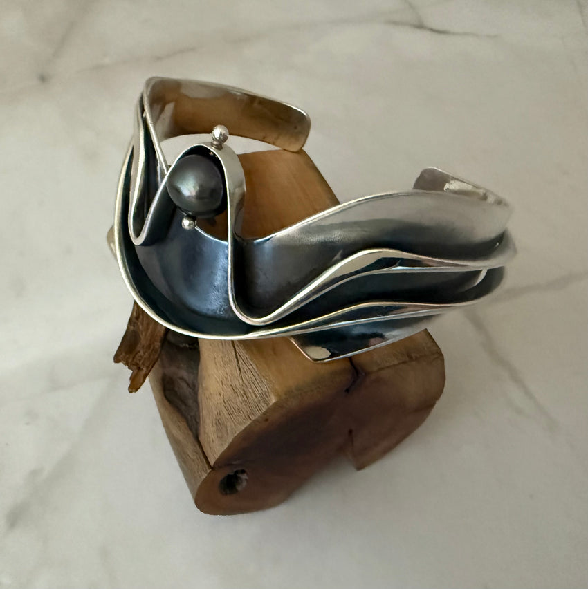 Ocean Waves Cuff bracelet with Pearl