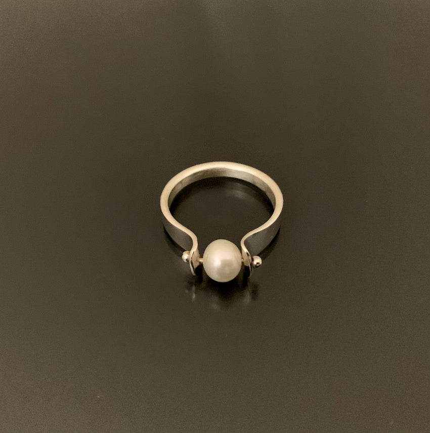 Sterling Silver Ring with 6mm Pearl