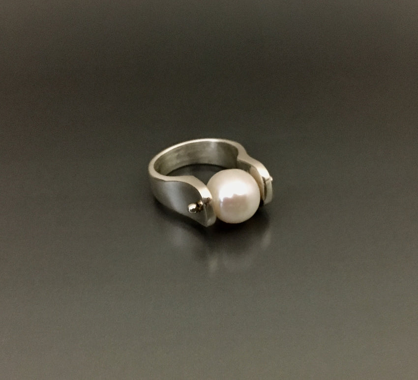 Sterling Silver Ring with Pearl